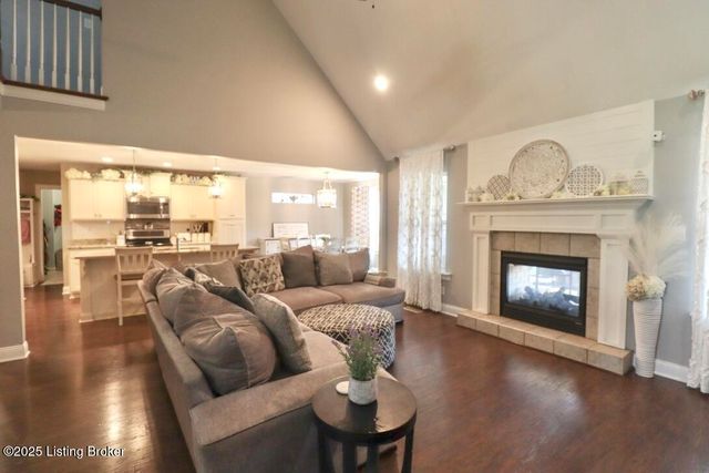 221 Willow Bend Ct, Mt Washington, KY 40047