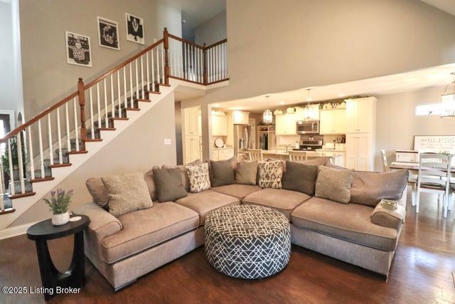 221 Willow Bend Ct, Mt Washington, KY 40047