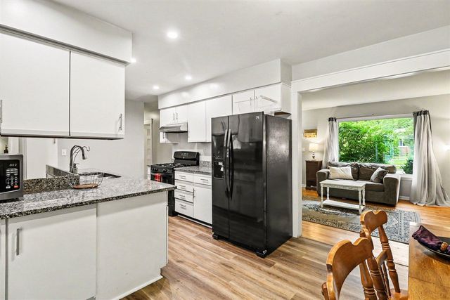624 Susan Drive, Ann Arbor, MI 48103