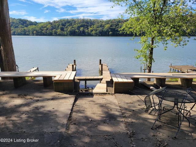 1122 Riverside Dr, Prospect, KY 40059