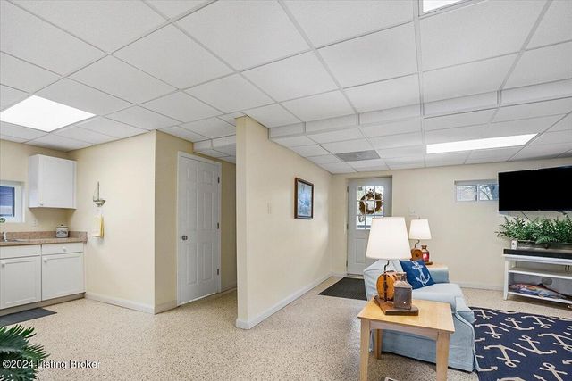 1122 Riverside Dr, Prospect, KY 40059