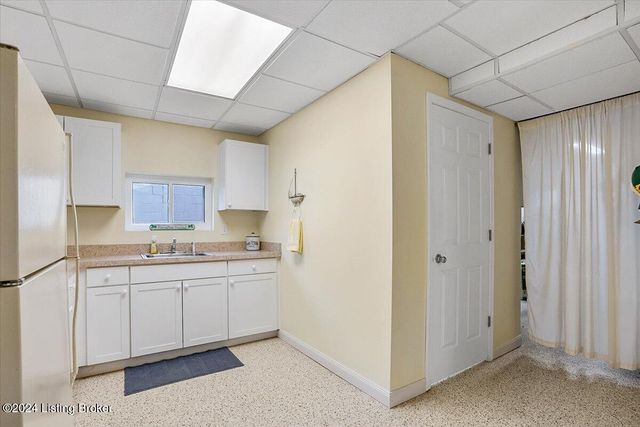 1122 Riverside Dr, Prospect, KY 40059