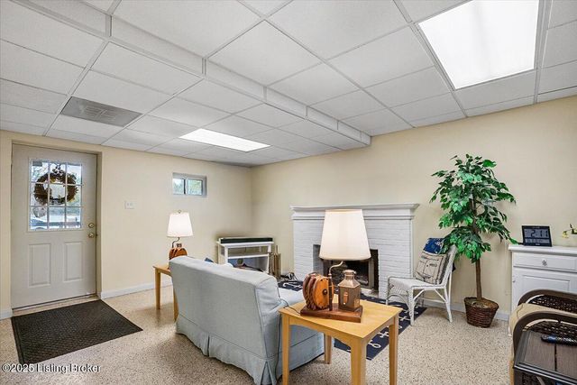 1122 Riverside Dr, Prospect, KY 40059