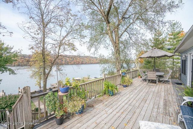 1122 Riverside Dr, Prospect, KY 40059