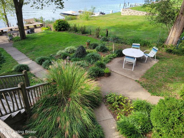 1122 Riverside Dr, Prospect, KY 40059