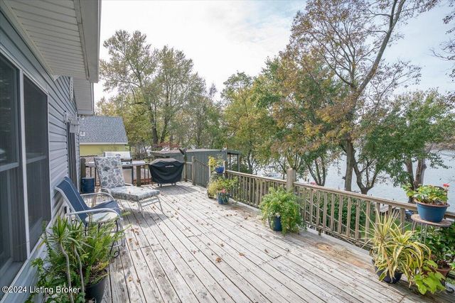 1122 Riverside Dr, Prospect, KY 40059