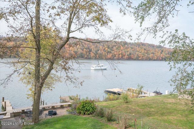 1122 Riverside Dr, Prospect, KY 40059