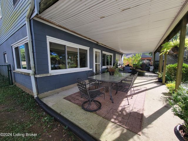 1122 Riverside Dr, Prospect, KY 40059