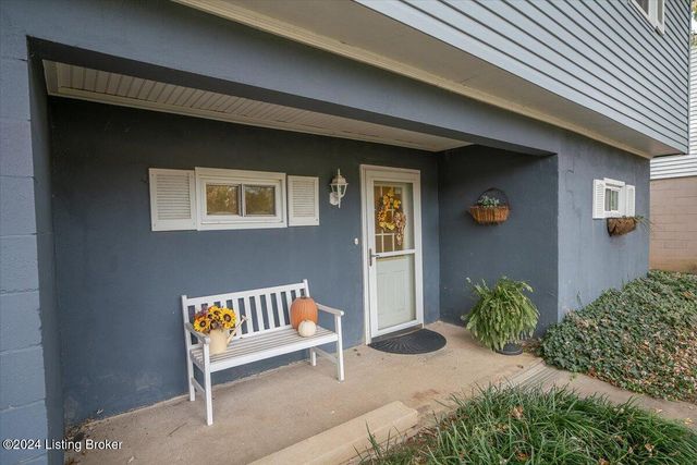 1122 Riverside Dr, Prospect, KY 40059