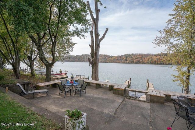 1122 Riverside Dr, Prospect, KY 40059