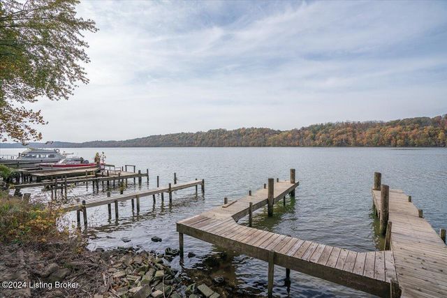 1122 Riverside Dr, Prospect, KY 40059