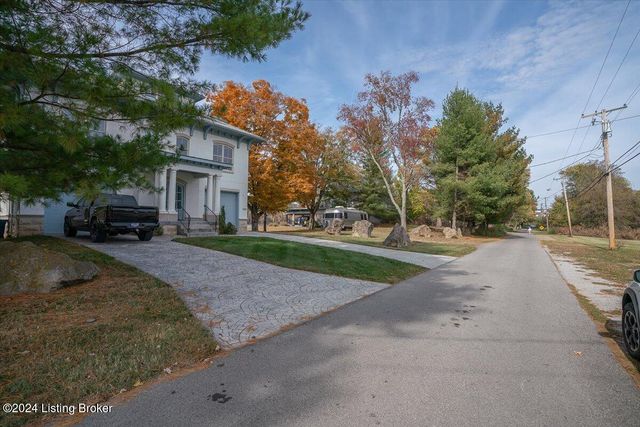 1122 Riverside Dr, Prospect, KY 40059