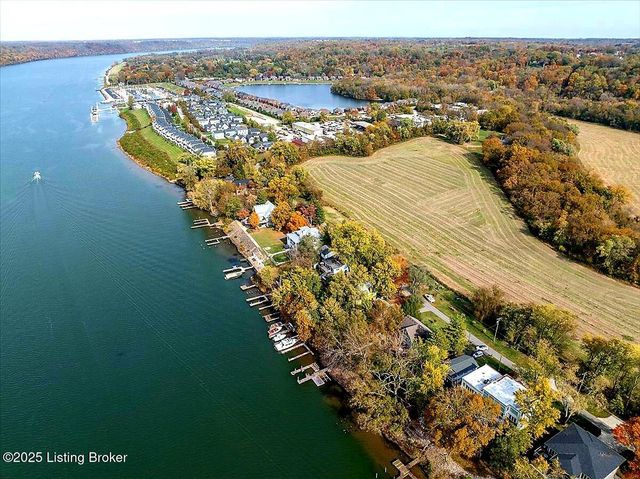 1122 Riverside Dr, Prospect, KY 40059