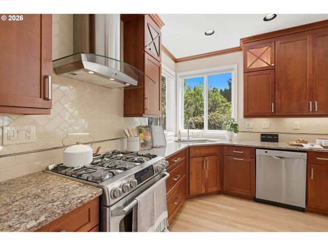 17628 Nw GILBERT Ln, Portland, OR 97229