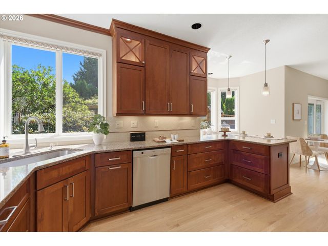 17628 Nw GILBERT Ln, Portland, OR 97229