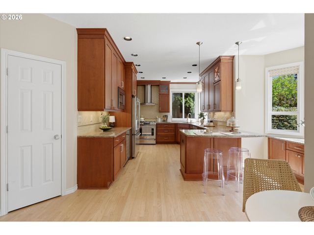 17628 Nw GILBERT Ln, Portland, OR 97229