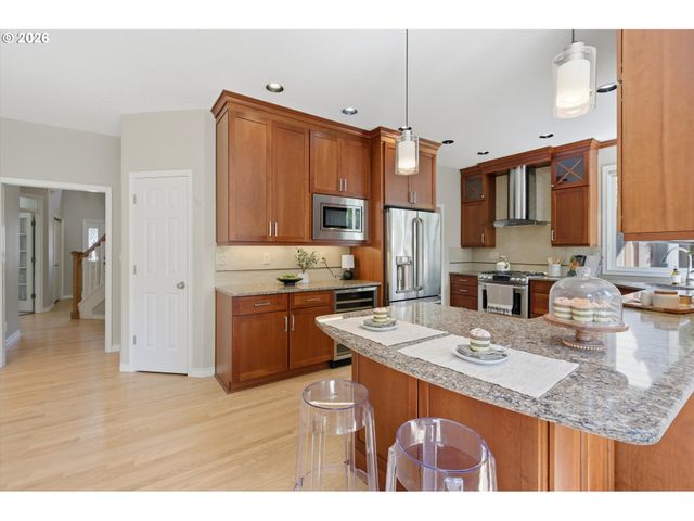 17628 Nw GILBERT Ln, Portland, OR 97229