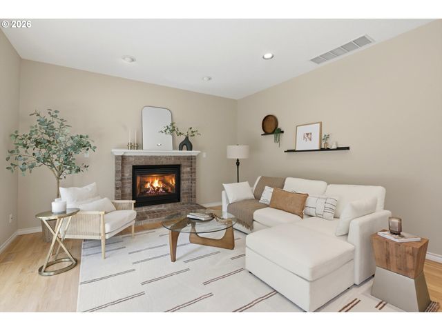17628 Nw GILBERT Ln, Portland, OR 97229