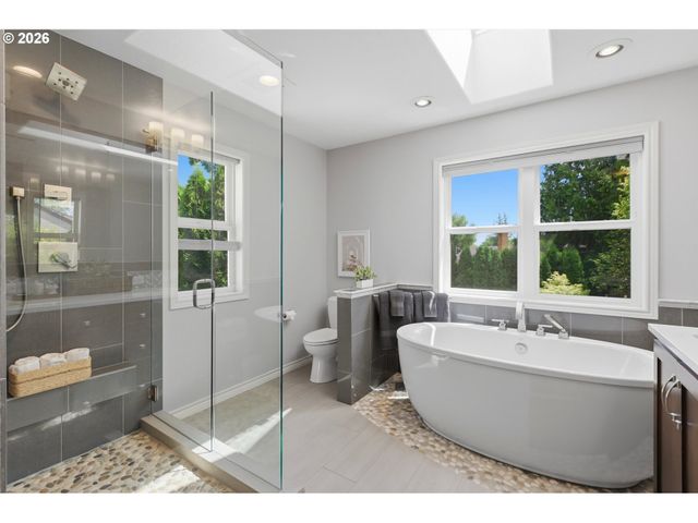 17628 Nw GILBERT Ln, Portland, OR 97229
