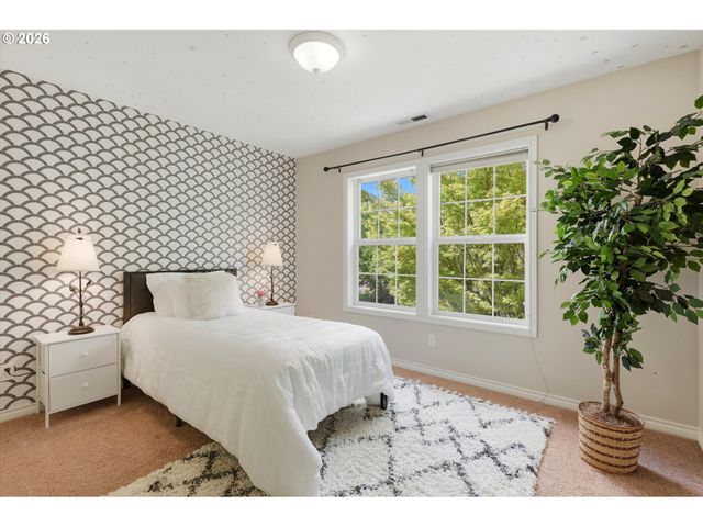17628 Nw GILBERT Ln, Portland, OR 97229