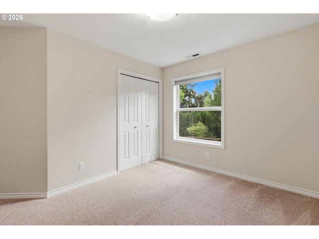 17628 Nw GILBERT Ln, Portland, OR 97229