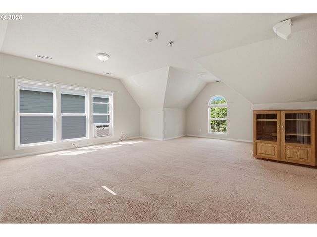 17628 Nw GILBERT Ln, Portland, OR 97229