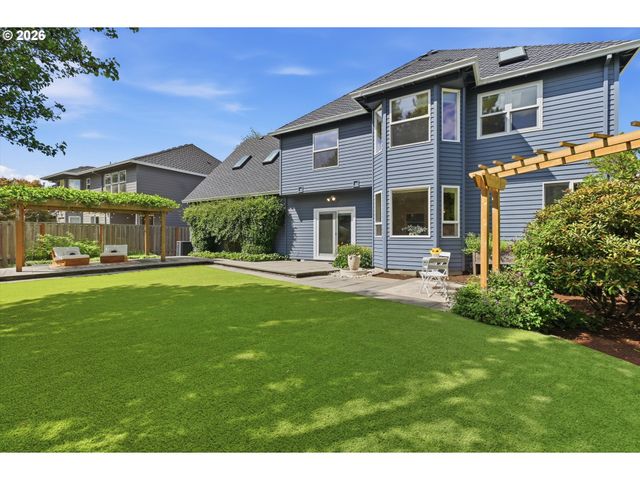 17628 Nw GILBERT Ln, Portland, OR 97229
