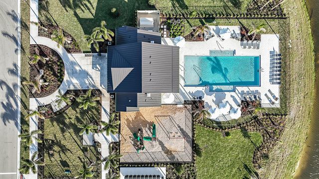 605 SE Ranch Oak Circle, Port St. Lucie, FL 34984