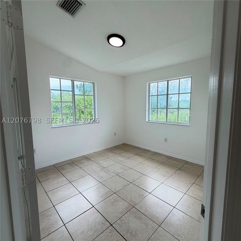 923 SE 16th Ct, Homestead, FL 33034