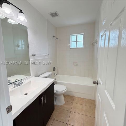 923 SE 16th Ct, Homestead, FL 33034