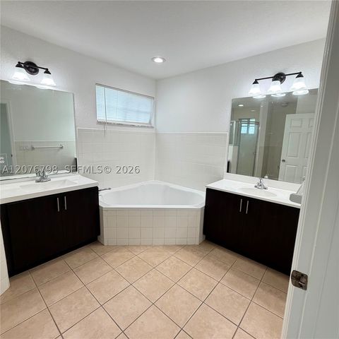 923 SE 16th Ct, Homestead, FL 33034