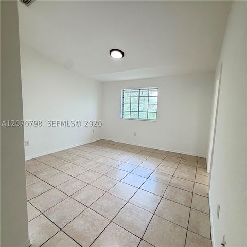 923 SE 16th Ct, Homestead, FL 33034
