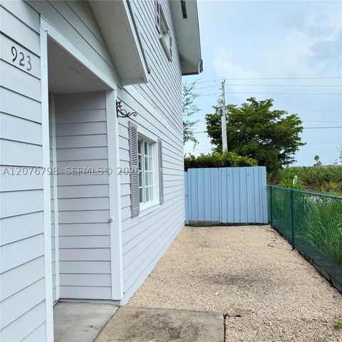 923 SE 16th Ct, Homestead, FL 33034
