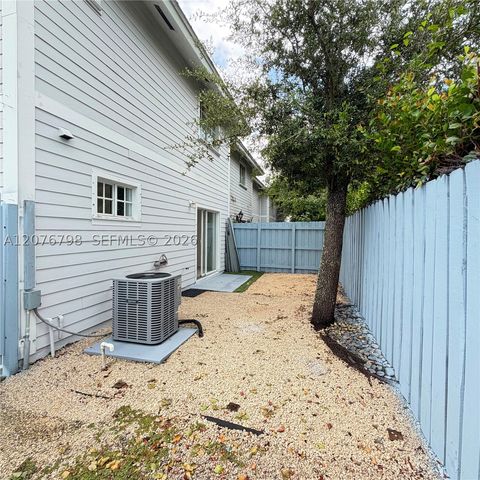 923 SE 16th Ct, Homestead, FL 33034