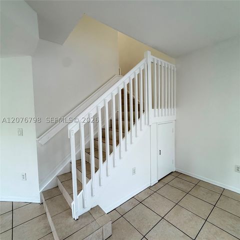 923 SE 16th Ct, Homestead, FL 33034