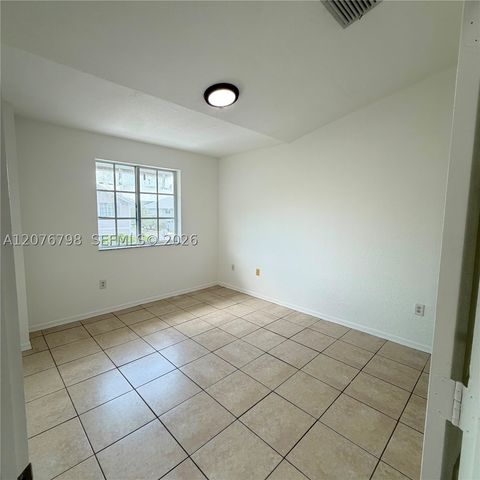 923 SE 16th Ct, Homestead, FL 33034