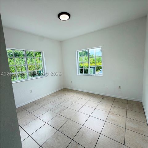 923 SE 16th Ct, Homestead, FL 33034