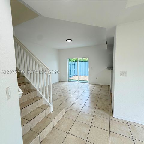 923 SE 16th Ct, Homestead, FL 33034