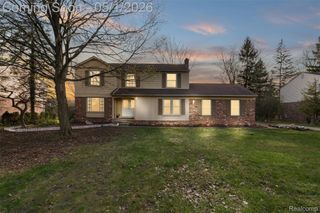 5686 Stratford Drive, West Bloomfield Charter Township, MI 48322