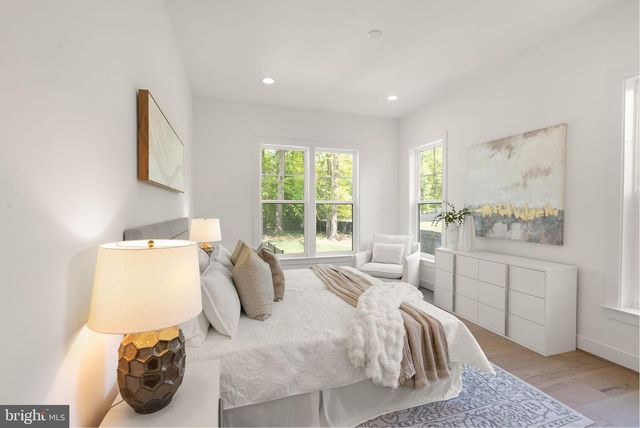 11800 VALLEY RD, Fairfax, VA 22033