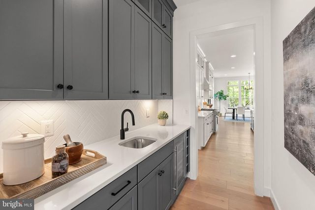 11800 VALLEY RD, Fairfax, VA 22033