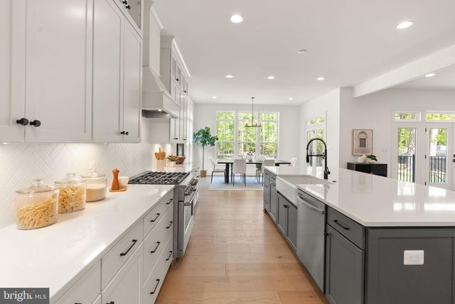 11800 VALLEY RD, Fairfax, VA 22033