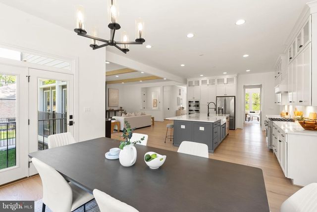11800 VALLEY RD, Fairfax, VA 22033