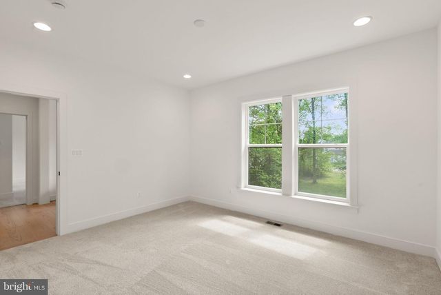 11800 VALLEY RD, Fairfax, VA 22033