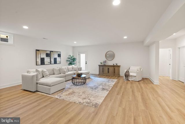 11800 VALLEY RD, Fairfax, VA 22033