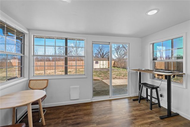 706 NW 14th Street, Bentonville, AR 72712