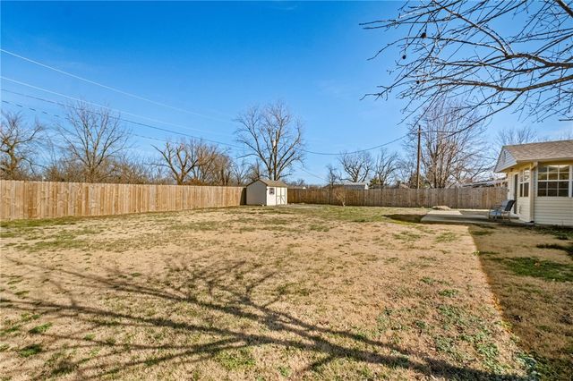 706 NW 14th Street, Bentonville, AR 72712