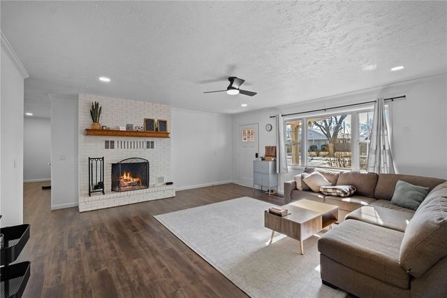 706 NW 14th Street, Bentonville, AR 72712