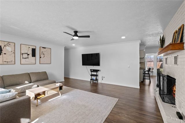 706 NW 14th Street, Bentonville, AR 72712