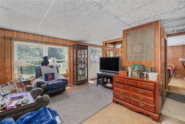 540 Switch Road, Richmond, RI 02894